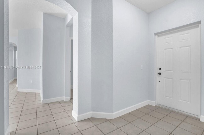 Building Photo - 1013 Shoma Dr