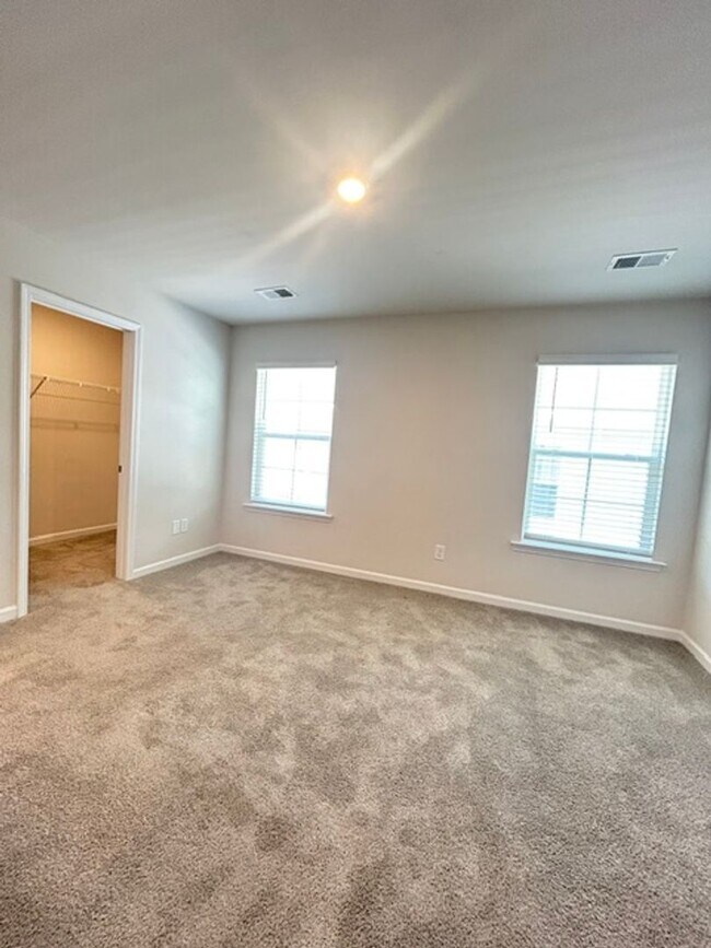 Foto del edificio - READY FOR YOU IN HARBISON GROVE