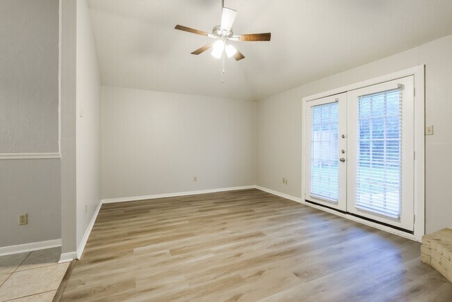 Foto del edificio - 1010 Hickory Post Ct