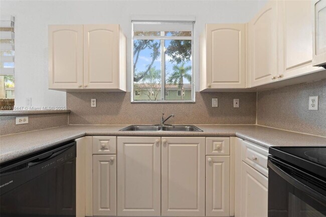 Foto del edificio - Southeast 26th Court, Homestead, FL 33035 - 4 BR 3 BA villa