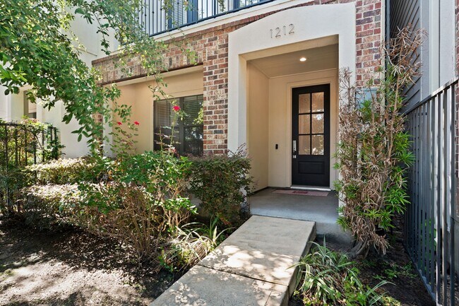 Foto del edificio - 1212 W Dallas St