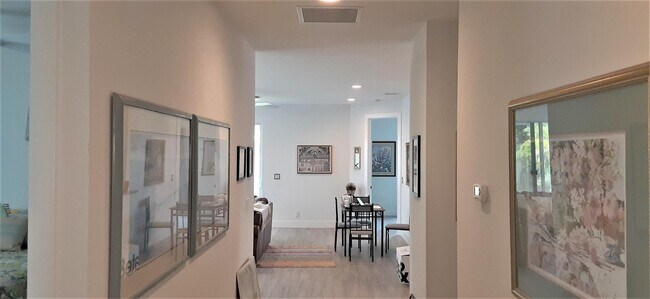 Foto del edificio - 270 Reigle Ave