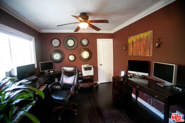 Building Photo - 2465 Chiquita Ln