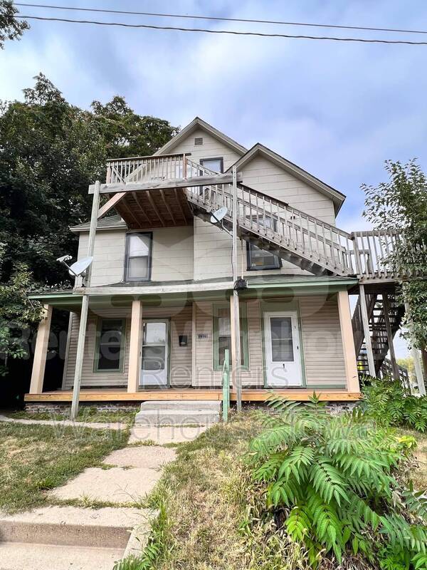 1456 Dean Ave Unit 4, Des Moines, IA 50316 Condo for Rent in Des