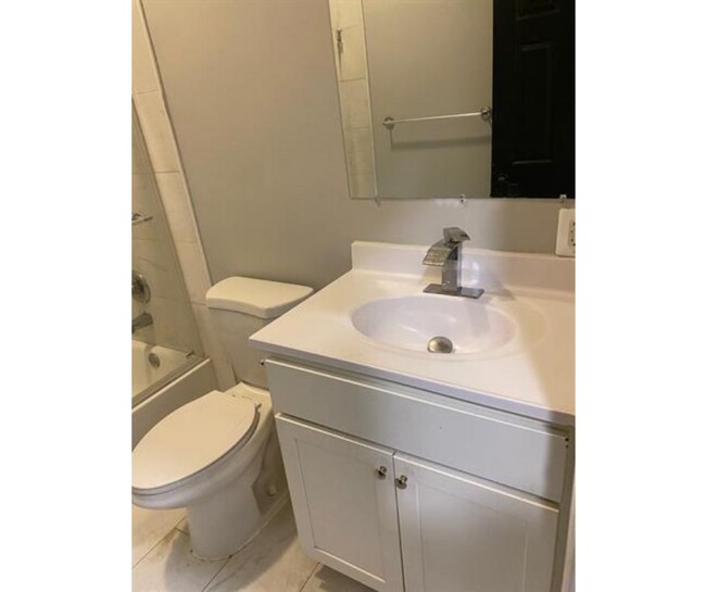 Foto del edificio - 833 N Fulton Ave