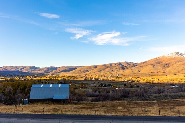 Foto del edificio - 3995 Nordic Valley Dr