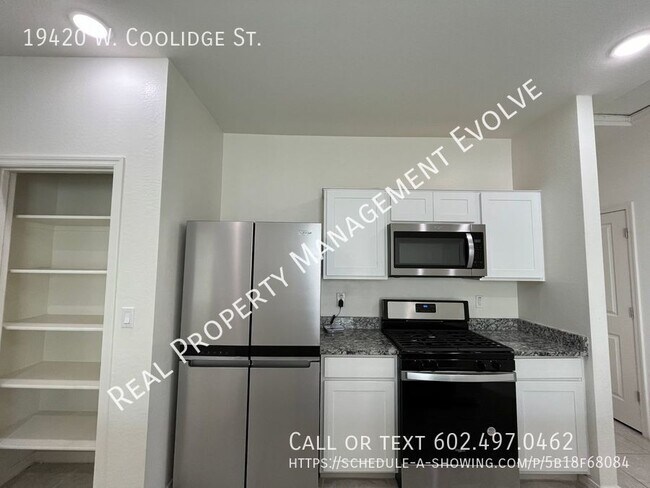 Building Photo - COME TOUR TODAY!