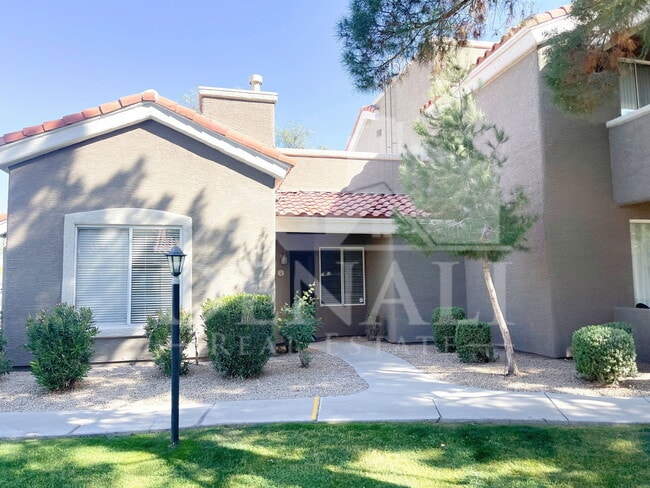Building Photo - 2929 W Yorkshire Dr