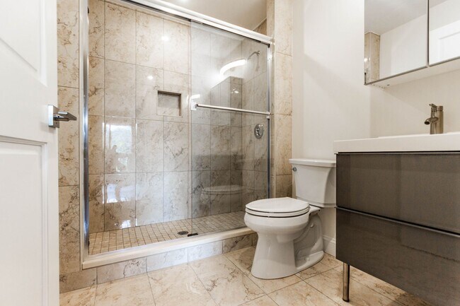 Building Photo - 1 Bed 1 Bath in Packard's Corner Available Now