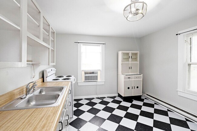 Foto del edificio - Charming Pet-Friendly Belmont Apartment