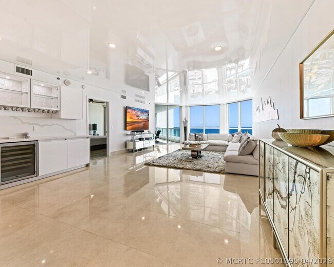 Building Photo - 101 S Fort Lauderdale Beach Blvd