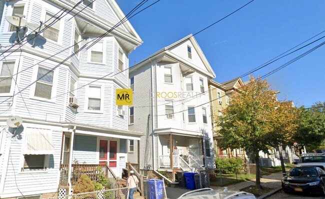 Building Photo - 69 Calumet St