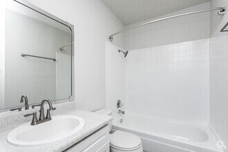 2BR, 2BA - 998SF Bathroom - Chestnut Park