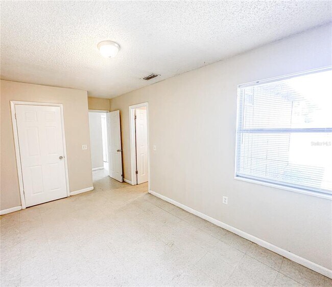 Foto del edificio - 3212 Crystal Hills Loop S