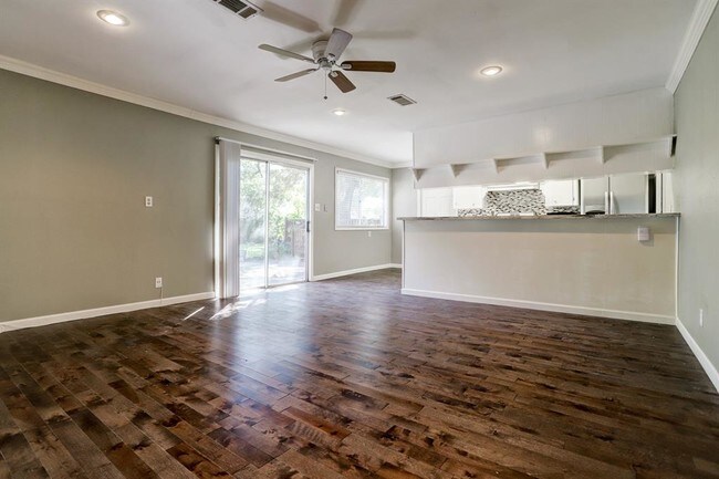 Foto del edificio - 5235 Carew St