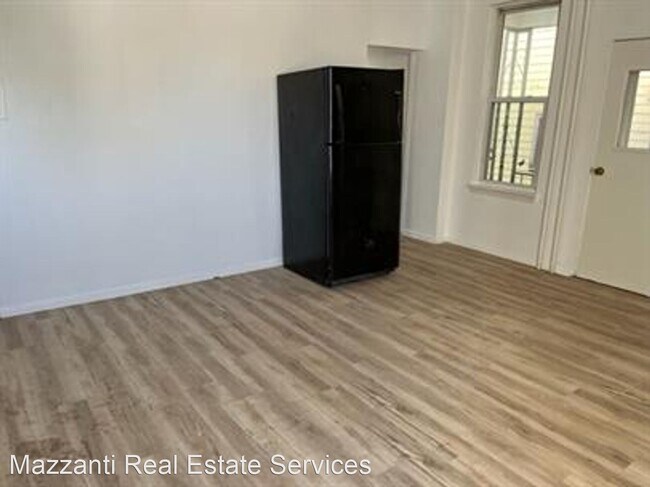 Building Photo - 3 br, 1.5 bath House - 1118 Rebecca Ave. 1