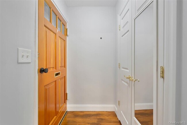 Foto del edificio - 504 Pelham Rd