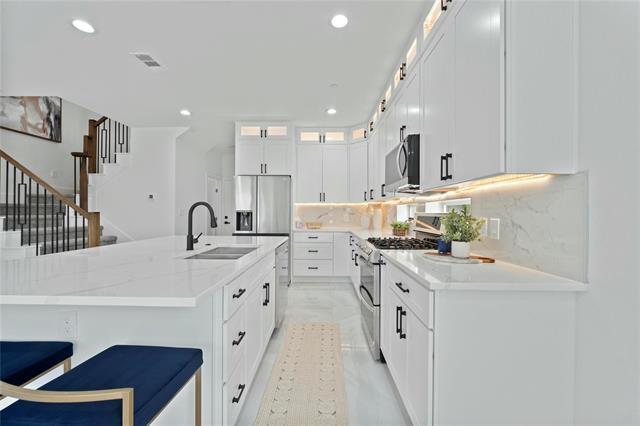Foto del edificio - 6230 Dewitt St