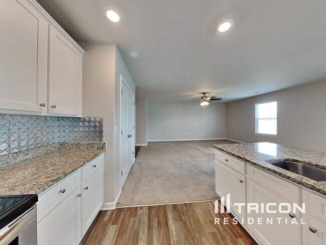 Building Photo - 260 Belcaro Dr