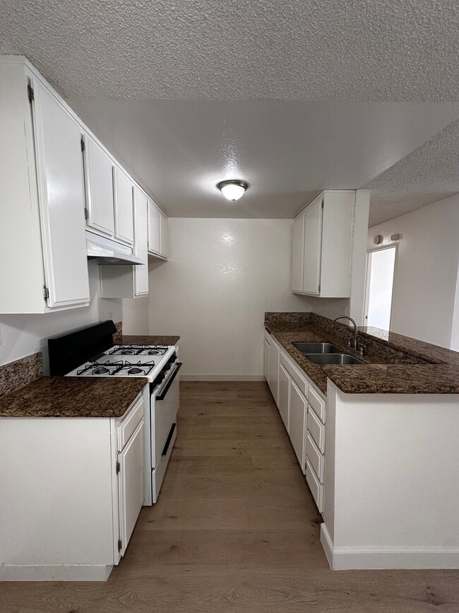 Building Photo - 5134 N Glendora Ave