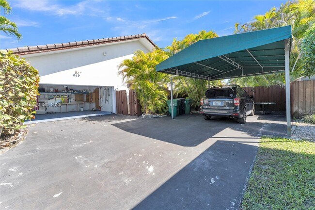 Foto del edificio - 15305 SW 74th Ct