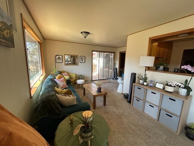 Building Photo - 625 E Sopris Dr