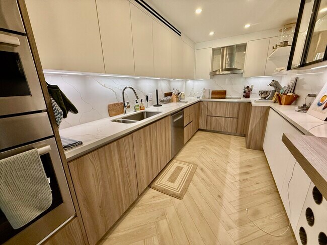 Foto del edificio - 200 W Camino Real