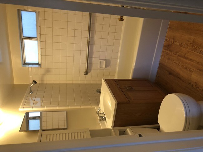 Building Photo - 80 Lafayette Cir