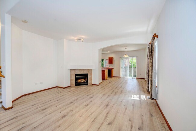 Foto del edificio - Lynnwood Two Story