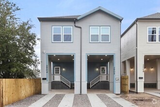 Building Photo - 2916 Mandeville St