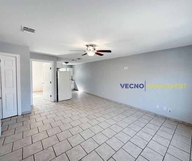 Building Photo - 302 Cooper St