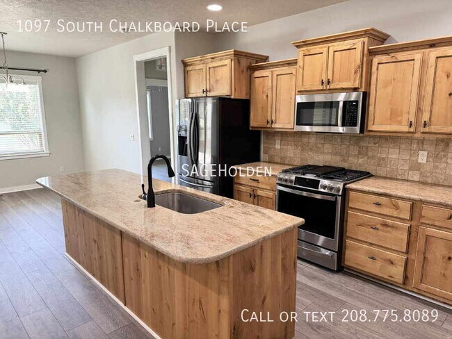 Building Photo - 1097 S Chalkboard Pl