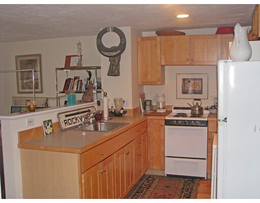Primary Photo - 5 Rocky Neck Ave