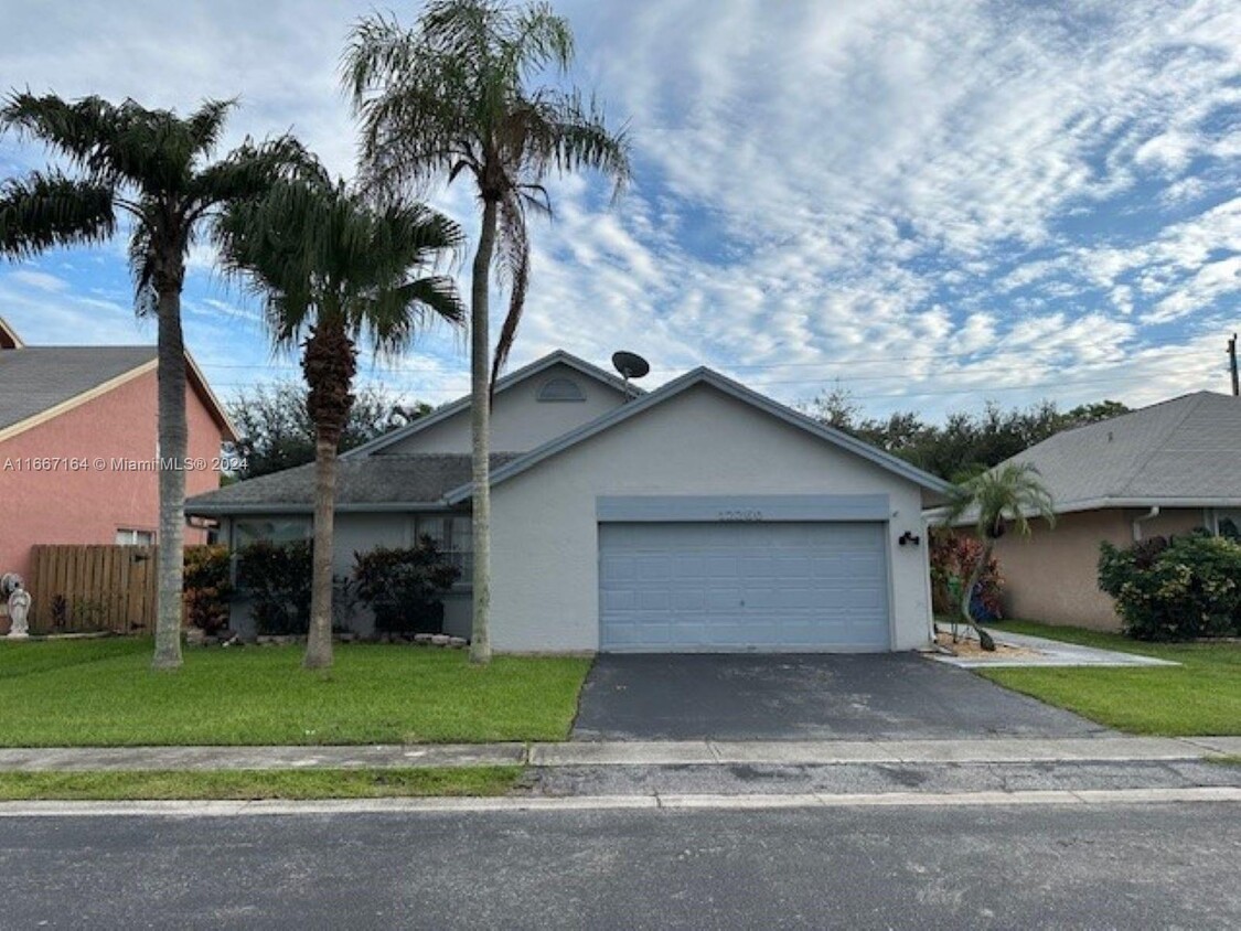 Foto principal - 12260 NW 30th Manor