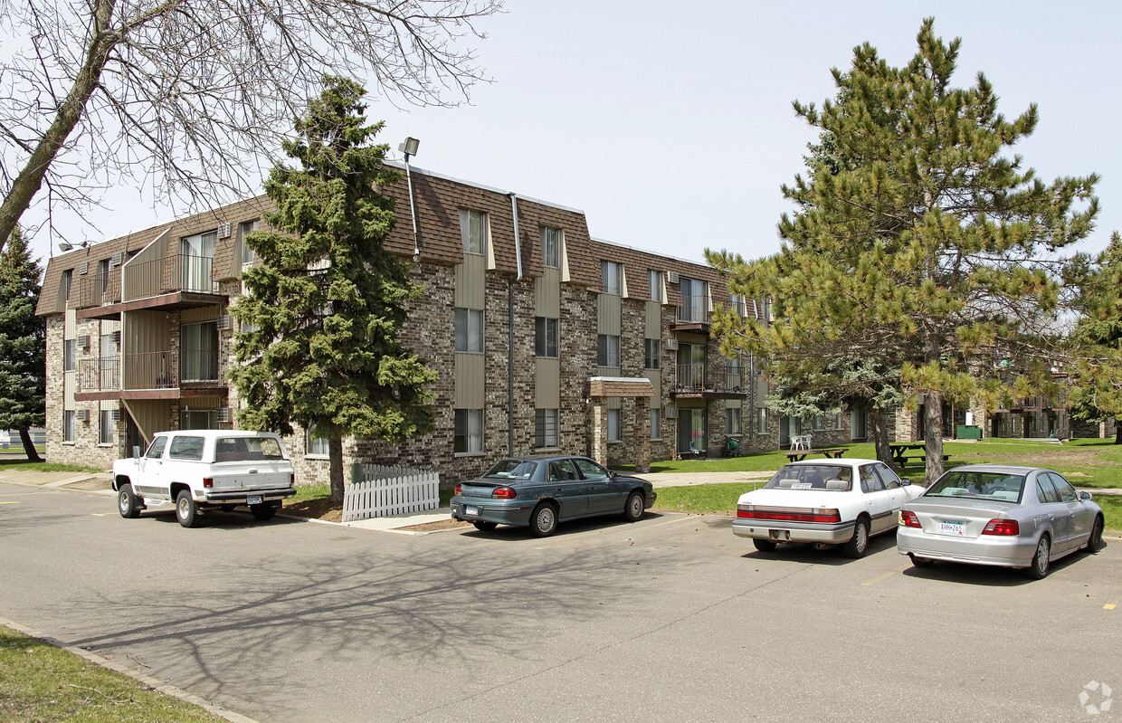 Primary Photo - Ridgecrest Apartments