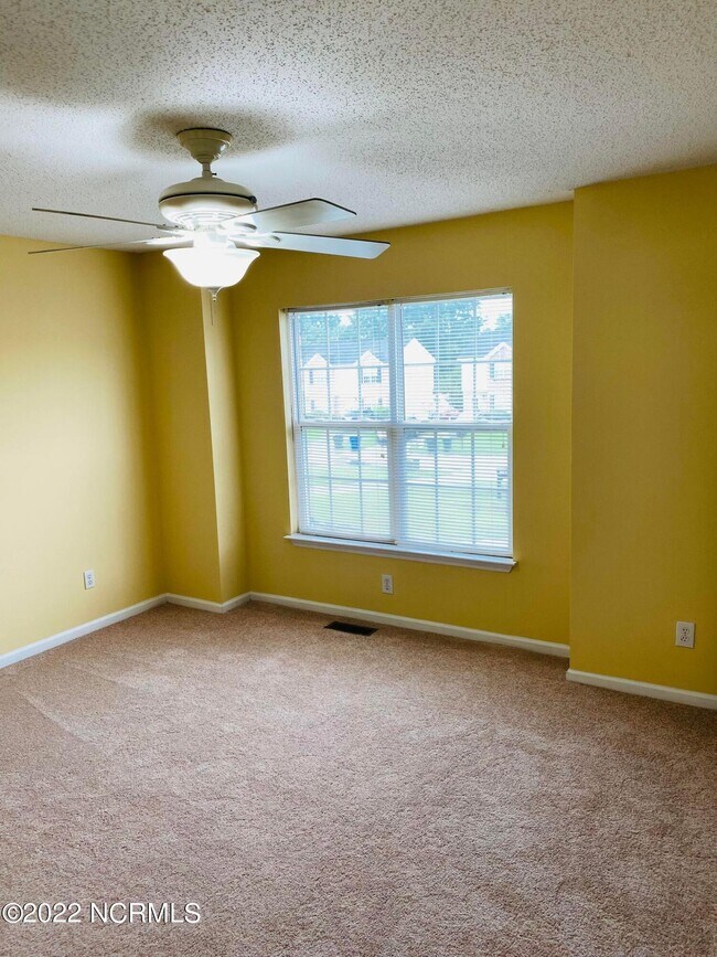 Building Photo - 1215 Westridge Ct