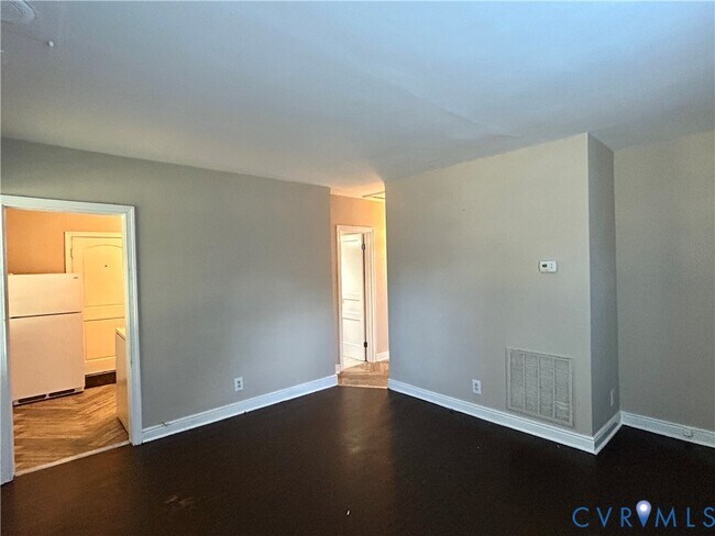 Building Photo - 3234 Kenyon Ave