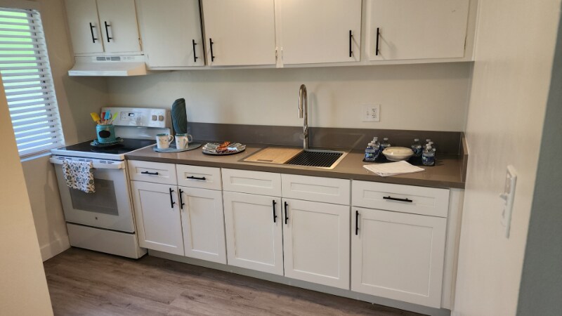 Foto principal - 13940 Paramount Blvd