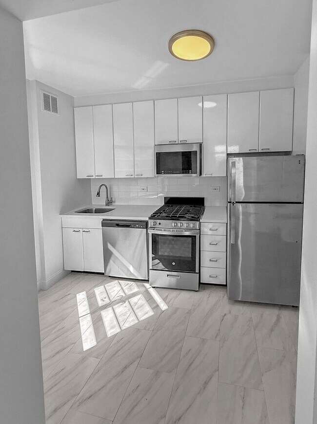 Building Photo - 1-50 Greenway Terrace