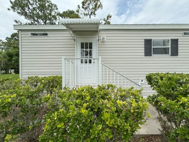 Building Photo - 19237 Cedar Crest Ct