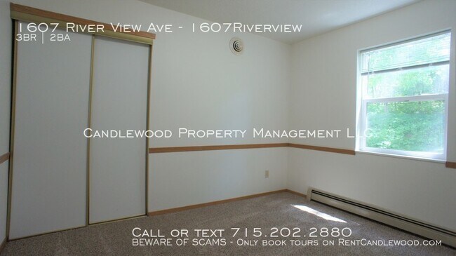 Foto del edificio - 3 Bedroom Pet Friendly Lower Apartment