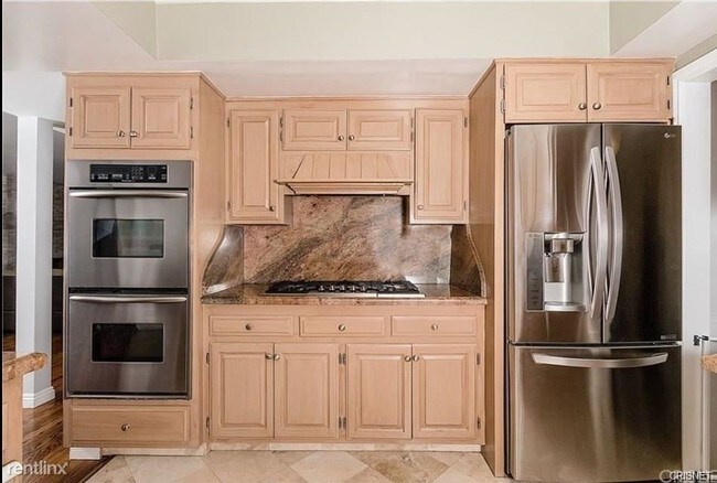 Foto del edificio - 4 br, 2 bath Duplex - 10900 Baird Ave