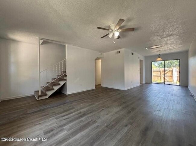 Building Photo - 4013 Tree Ridge Ln NE