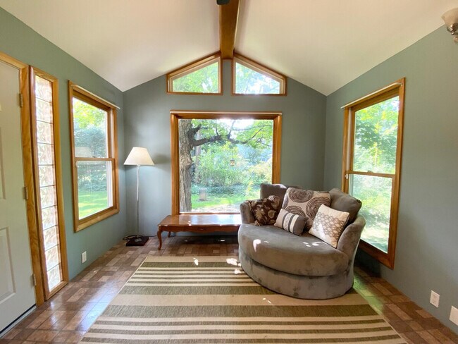 Foto del edificio - 15681 Wyatt Rd