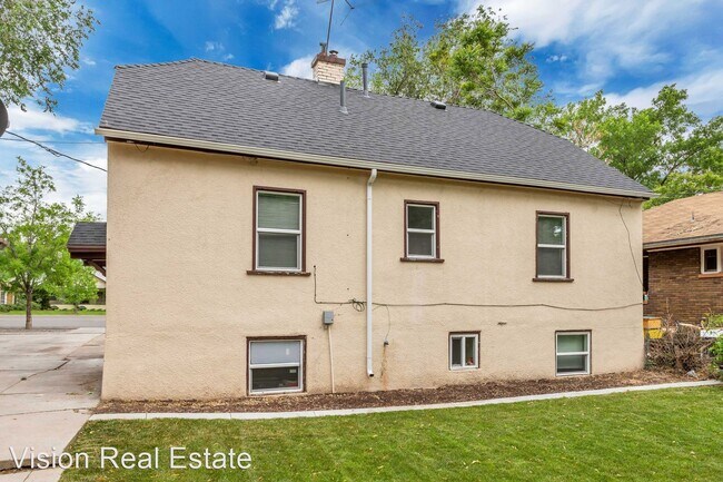 Building Photo - 275 E 200 S