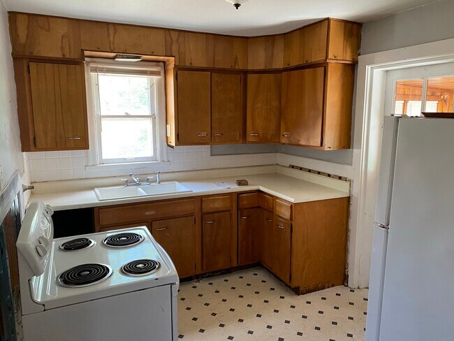 Building Photo - 226 Henquin Dr