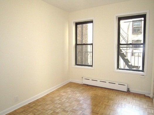 Primary Photo - 251 W 25th St