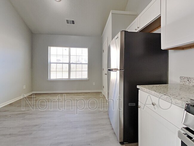 Foto del edificio - 3096 Dogwood Ave
