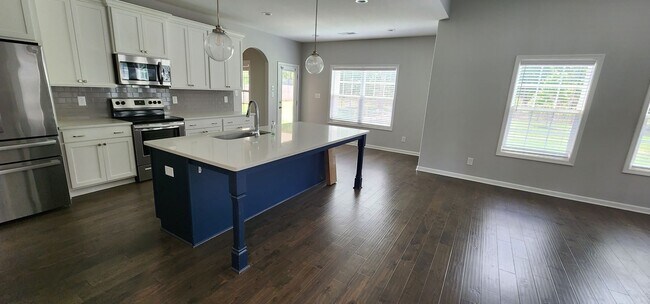 Building Photo - Harris County!