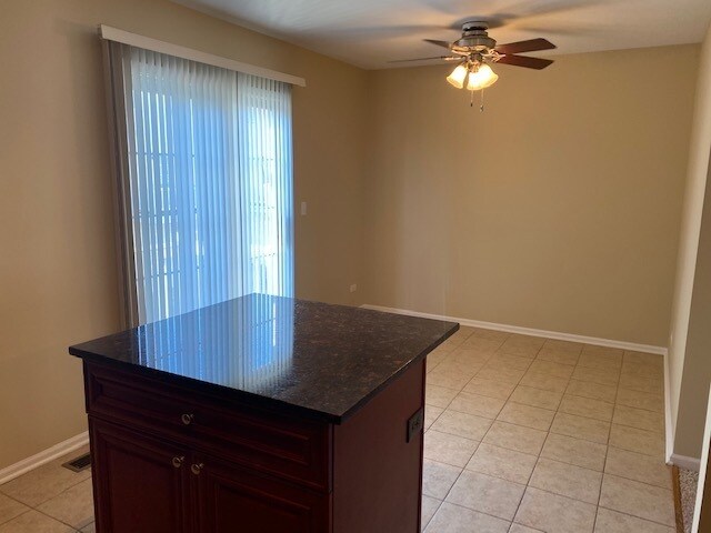 Foto del edificio - 225 Holiday Ln